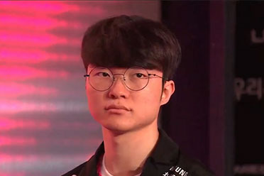 （话题）《英雄联盟》明星选手Faker复出！重振T1终结五连败