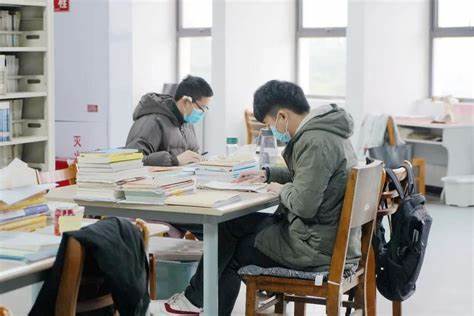 盗卖网课可获利 70 余万，但知识不应该是盗版