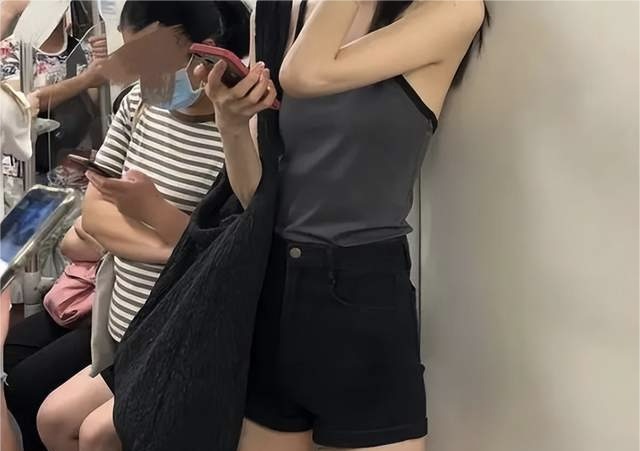 离谱至极！到底是谁在开发“一键脱衣”App