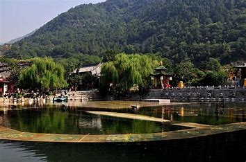 这届年轻人玩起了“交换旅游”，靠谱吗？专家提醒