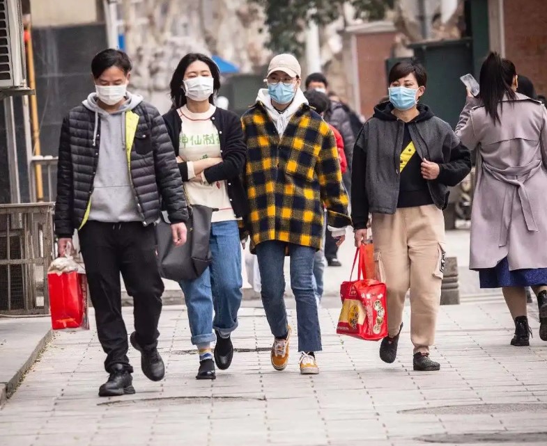 疫情防护不可松懈，我国感染人数每天新增5000人以上