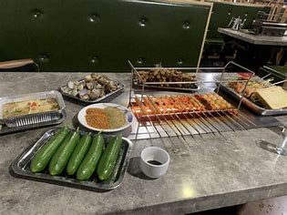 淄博一烧烤店生意太火爆停业休息，老板：保命要紧
